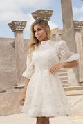 Vestido Corto Floral Marfil