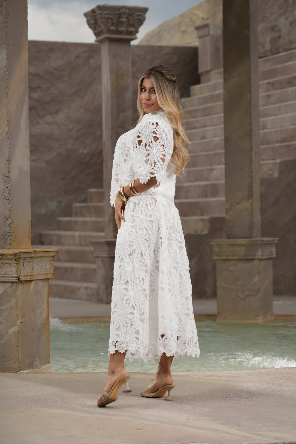 Set Amélie de Encaje Floral con Camisa y Falda Midi