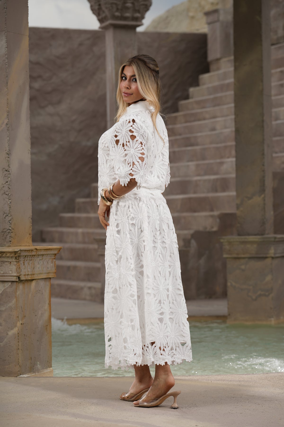 Set Amélie de Encaje Floral con Camisa y Falda Midi